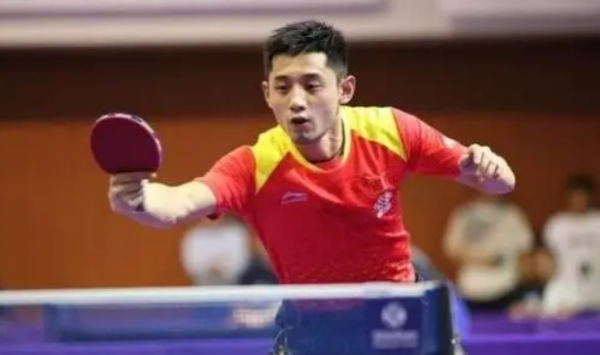 队成员深思 队成员深思